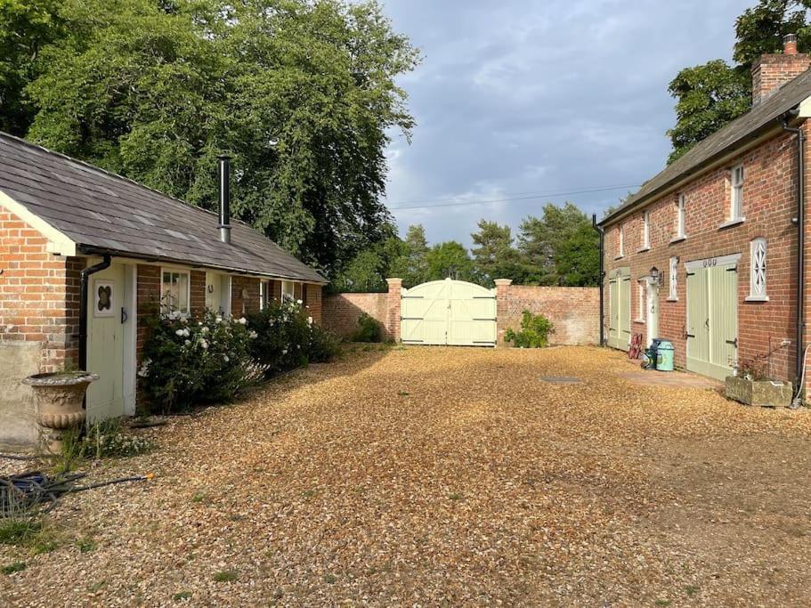 The Georgian Coach House:New Forest With Hot Tub Fordingbridge Kültér fotó